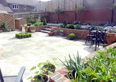 Contemporary Courtyard Garden